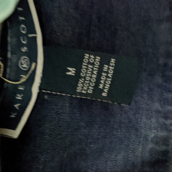 ❤️M, Karen Scott (Macy's) denim with flowers top - Picture 8 of 8